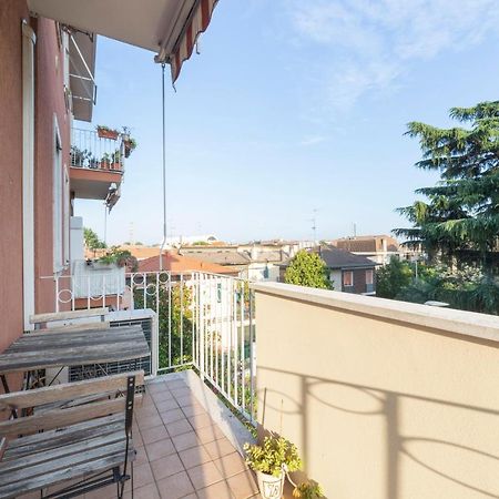 Precotto Comfortable Flat With Balcony Apartamento Milão Exterior foto