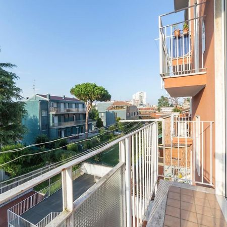 Precotto Comfortable Flat With Balcony Apartamento Milão Exterior foto
